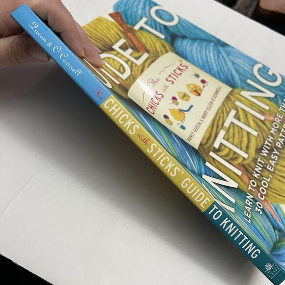 The Chicks with Sticks Guide to Knitting: Learn to Knit with more than 30 Cool, - Picture 10 of 10